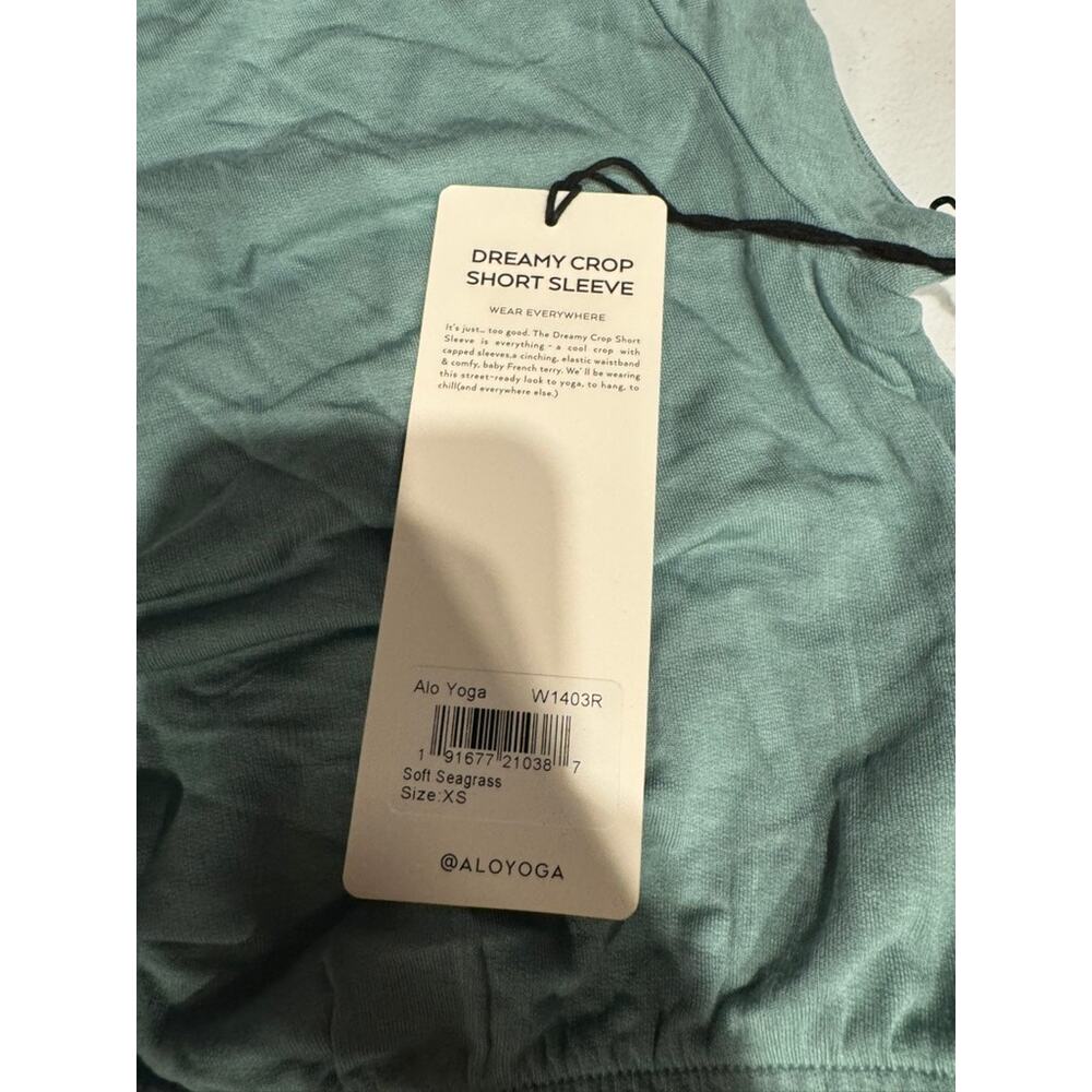 NWT Alo Dreamy Crop Short Sleeve Tee Soft Sea Grass Active Yoga Sports Size XS - Picture 3 of 3